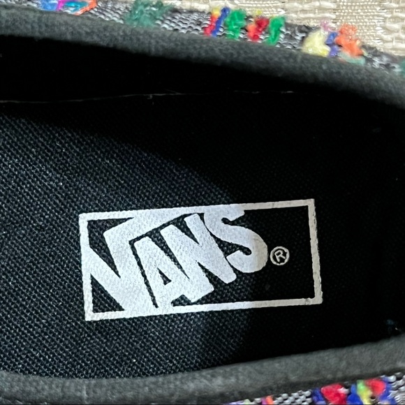 Boy's Vans Off The Wall Skate Shoes Size 4 - Picture 10 of 11